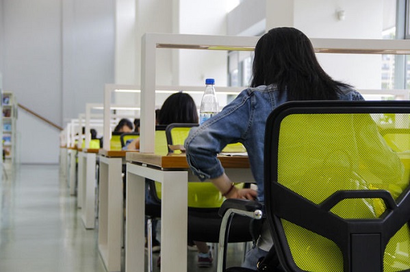 高青县成人高考学费标准