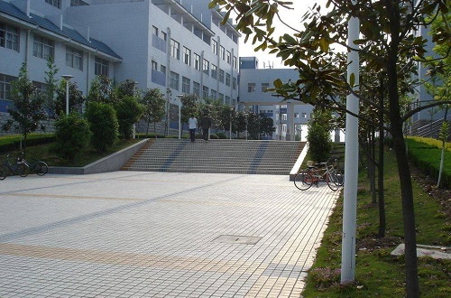 �����س��˸߿�������ַ���ġ�����ʱ�䡢���̡�